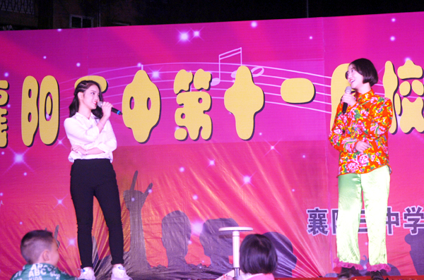 雙簧表演者李雪婷、郝思佳.JPG